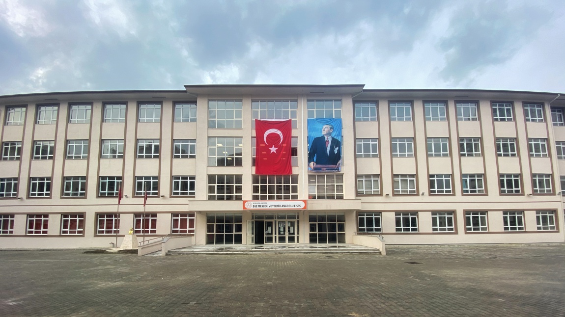 Ege Mesleki ve Teknik Anadolu Lisesi Fotoğrafı